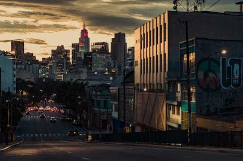 NBA不想步上湖人后尘？公鹿NBA杯夺冠不淋香槟浴有原因