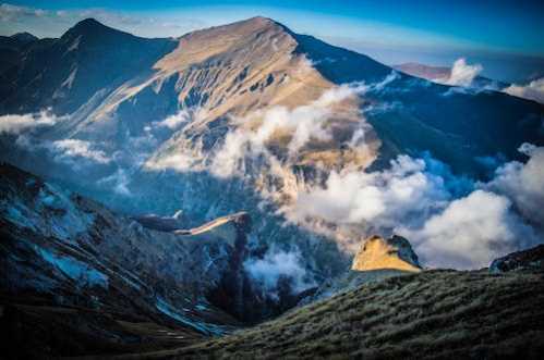 网球打完拉沃杯太累？西西帕斯、佛里兹共4人在转战东京后首轮打包